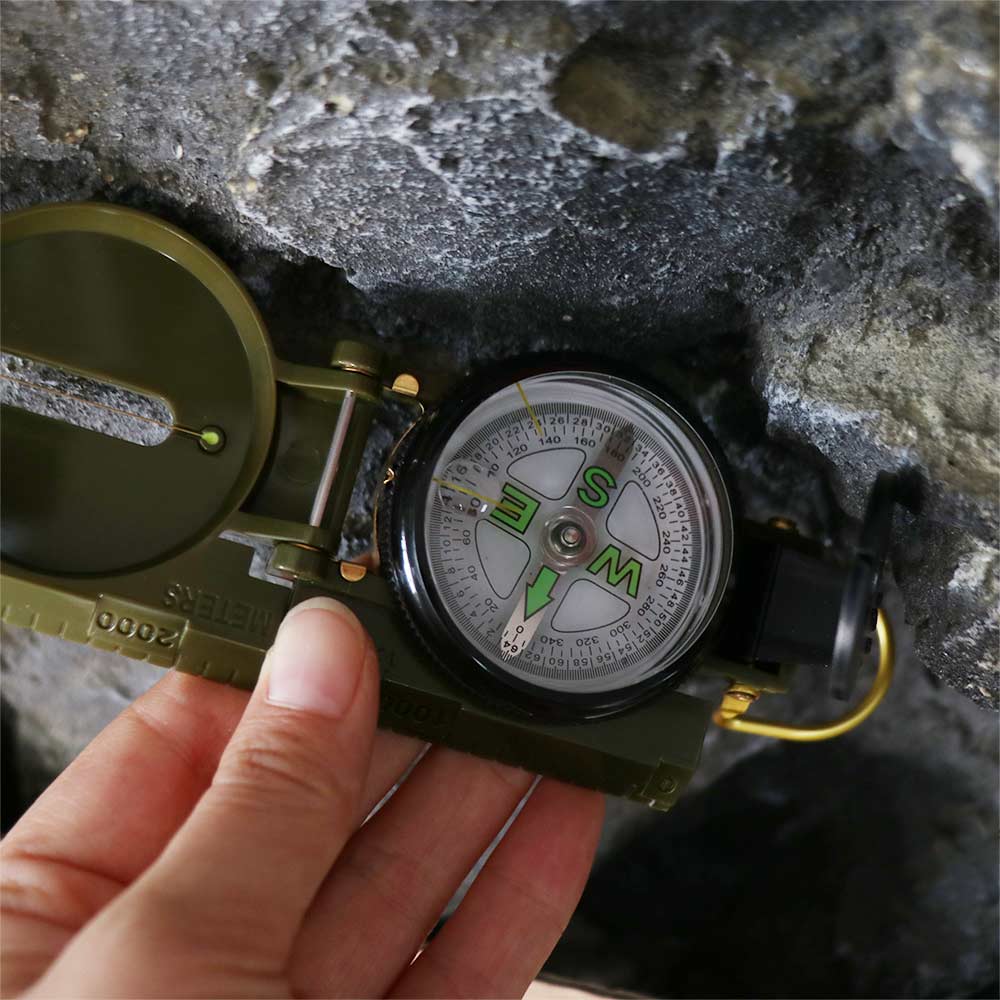 Wodoodporny, profesjonalny kom – Compass Lensatic recenzja i cena